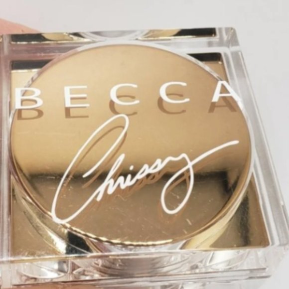 Becca Cosmetics X Chrissy Tiegen Limited Edition Glow Powder Loose Highlighter - Picture 2 of 4